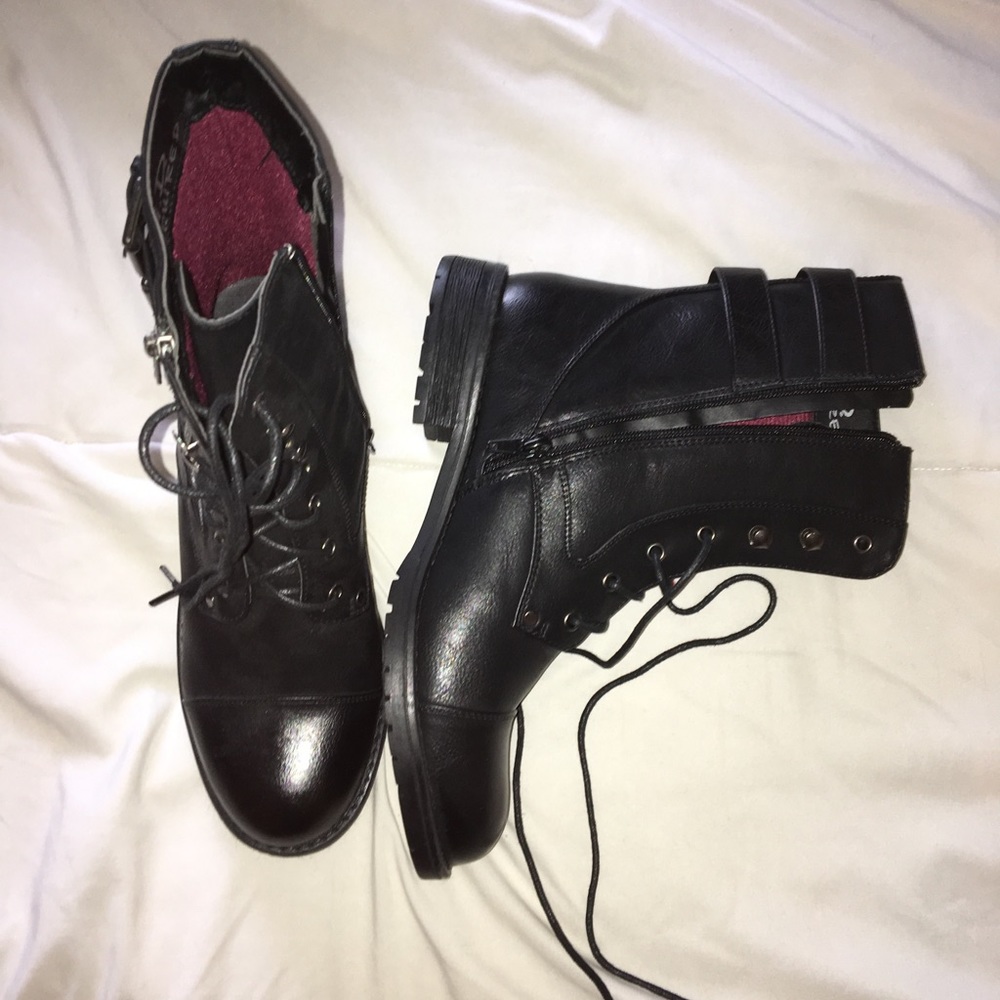 combat boots